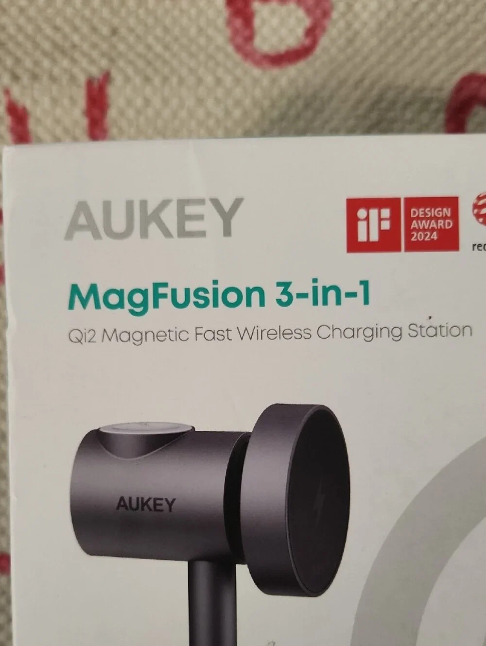 Aukey MagFusion 3-in-1 Magnetic Fast Wireless Charging Station - Gray For APPLE